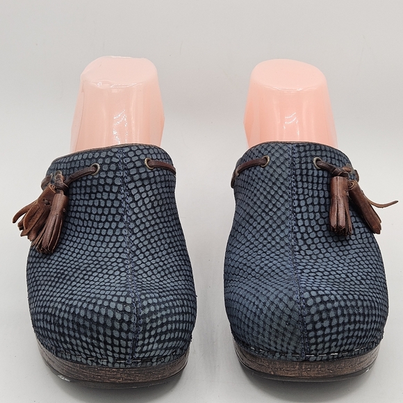 Dansko blue suede grid w/tassels classic clog shoes size 38 US size 7.5/ 8 htf - Picture 7 of 16